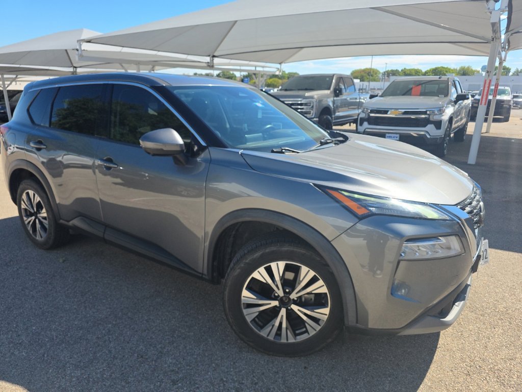 Used 2021 Nissan Rogue SV FWD image 2