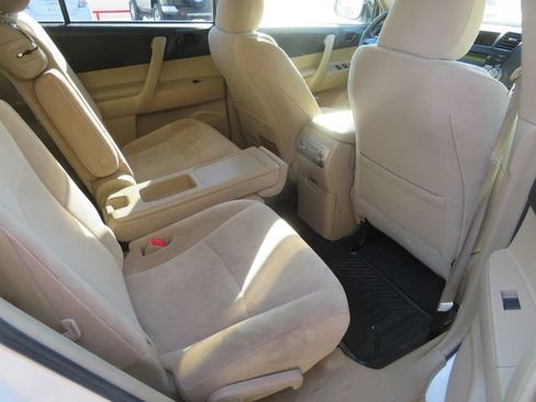 Used 2011 Toyota Highlander image 12