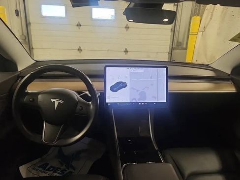 Used 2018 Tesla Model 3 Long Range image 7