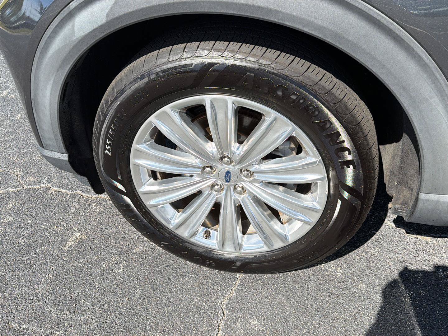 Used 2020 Ford Explorer Limited RWD image 40