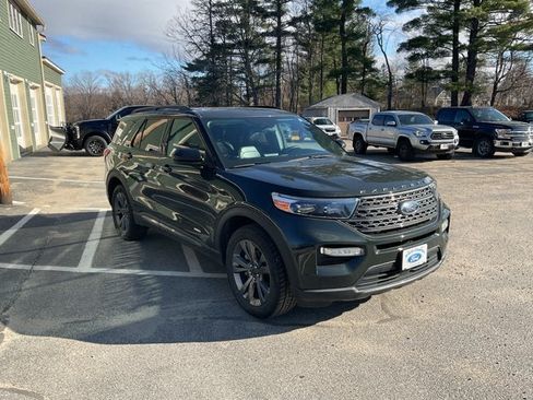Certified 2022 Ford Explorer XLT w/ Equipment Group 202A AWD/4WD image 4