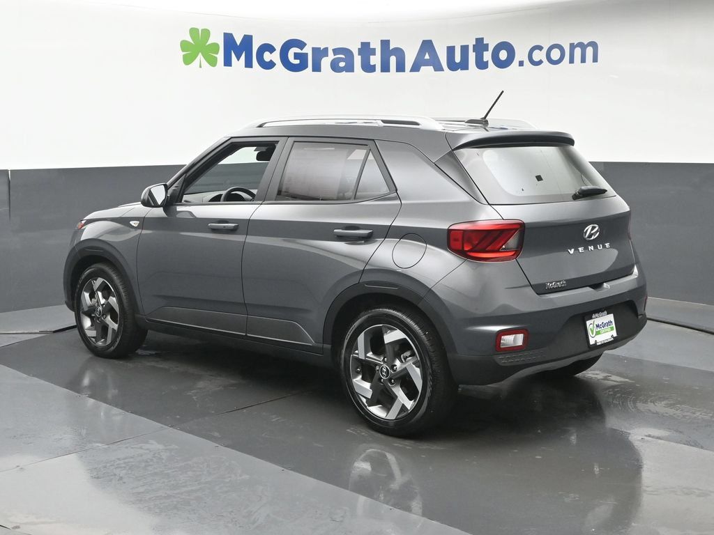 Used 2025 Hyundai Venue SEL FWD image 27