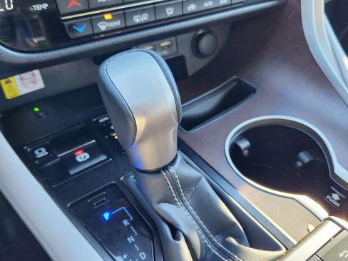 Used 2022 Lexus RX 350 w/ Premium Package image 11