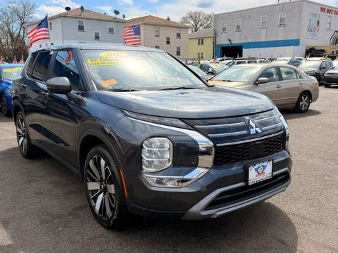Used 2025 Mitsubishi Outlander SE AWD/4WD image 2