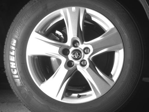 Used 2025 Toyota Highlander LE FWD image 15