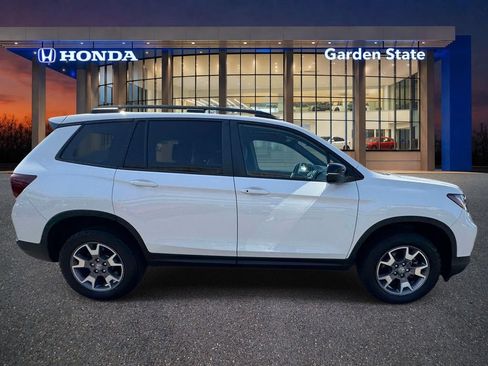 Certified 2022 Honda Passport TrailSport image 5