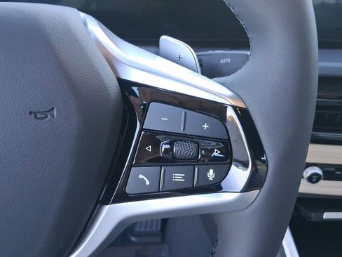 Used 2026 BMW 330i Sedan w/ Premium Package image 21