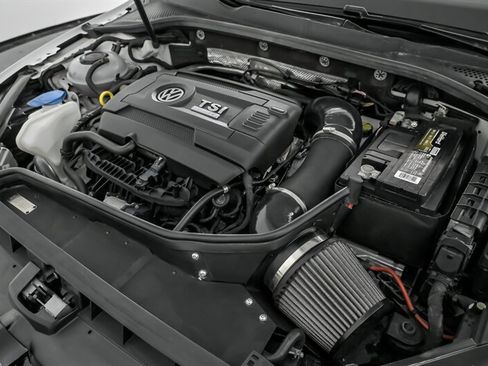 Used 2019 Volkswagen Golf 4-Door image 14