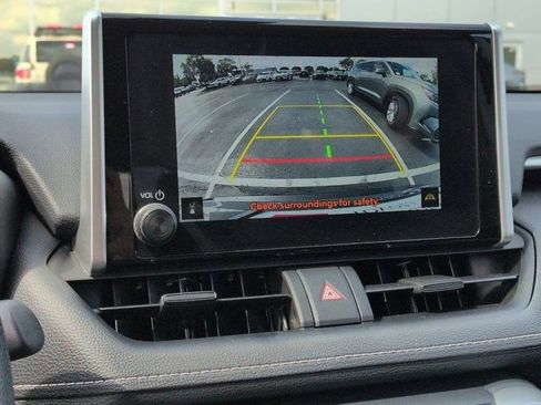 Certified 2025 Toyota RAV4 LE AWD/4WD image 13