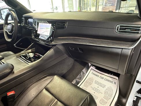 Used 2024 Jeep Wagoneer L Series II w/ Flexible Seating Group AWD/4WD image 65