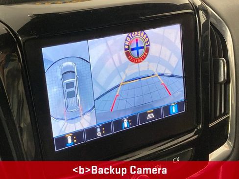 Used 2023 Chevrolet Traverse LT w/ Rear Camera Mirror Package image 4