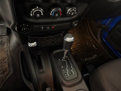 Used 2015 Jeep Wrangler Sport image 16