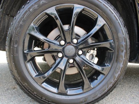 Used 2019 Jeep Grand Cherokee Summit AWD/4WD image 22