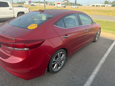 Used 2017 Hyundai Elantra Limited w/ Limited Tech Package 04 FWD image 5