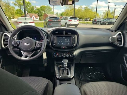Used 2021 Kia Soul LX FWD image 13