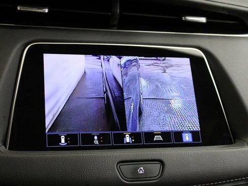 Certified 2022 Cadillac XT4 Premium Luxury w/ Enhanced Visibility Package image 18