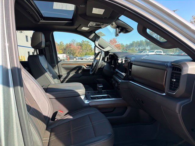 Used 2025 Chevrolet Silverado 1500 High Country w/ High Country Premium Package AWD/4WD image 16