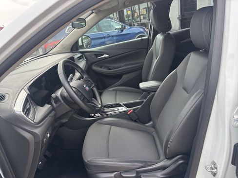 Used 2025 Buick Encore GX Preferred FWD image 25
