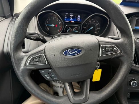 Used 2018 Ford Focus SE image 25