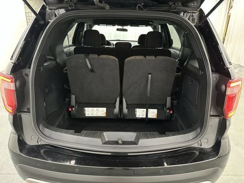 Used 2017 Ford Explorer XLT AWD/4WD image 22
