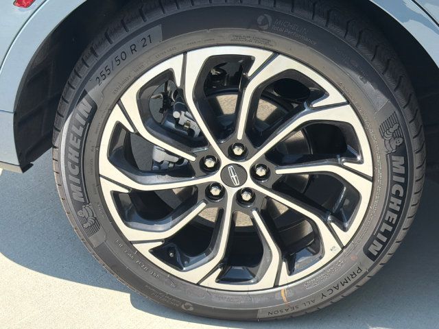 New 2026 Lincoln Nautilus Reserve AWD/4WD image 18