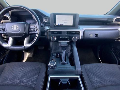 Used 2025 Toyota 4Runner SR5 AWD/4WD image 15