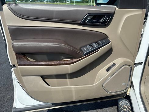 Used 2019 Chevrolet Tahoe LT w/ Luxury Package AWD/4WD image 7