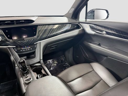 Certified 2024 Cadillac XT6 Premium Luxury AWD/4WD image 27
