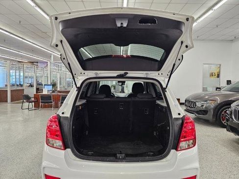 Used 2020 Chevrolet Trax LS w/ Tint and Cruise Package AWD/4WD image 37