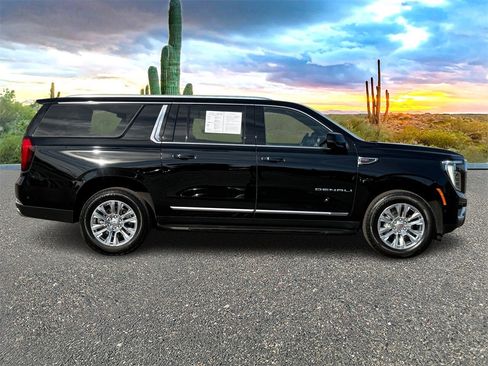 Used 2025 GMC Yukon XL Denali image 3