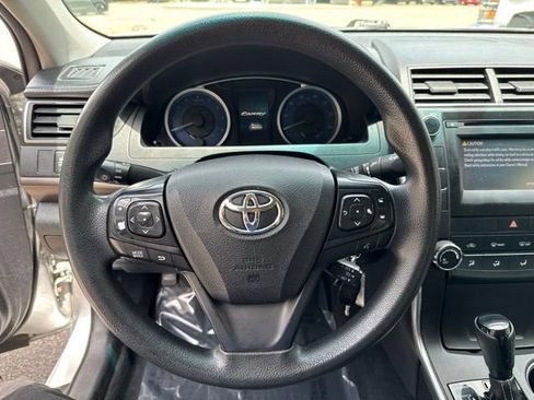 Used 2017 Toyota Camry LE FWD image 26