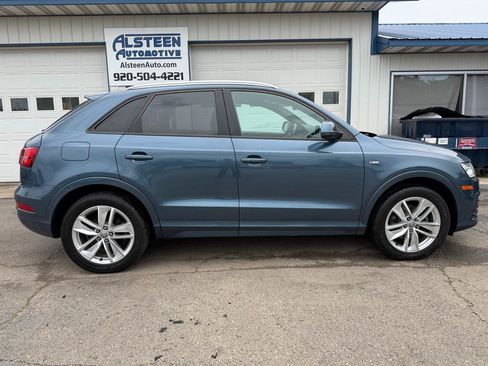 Used 2018 Audi Q3 2.0T Premium AWD/4WD image 2