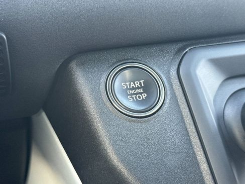 Used 2023 Land Rover Defender 130 X-Dynamic SE image 35