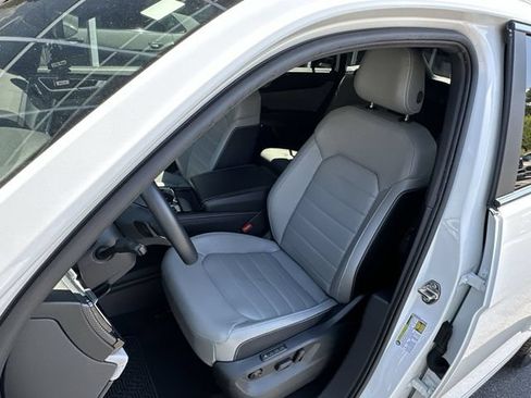 Used 2024 Volkswagen Atlas Cross Sport SEL R-Line AWD/4WD image 12