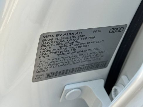 Certified 2025 Audi Q5 Premium AWD/4WD image 40