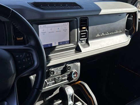 Used 2023 Ford Bronco Badlands w/ Sasquatch Package image 29