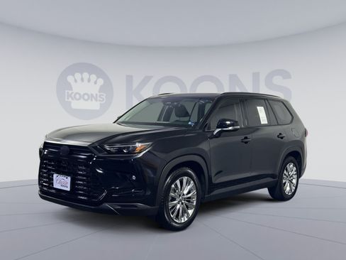 Used 2025 Toyota Grand Highlander AWD image 1