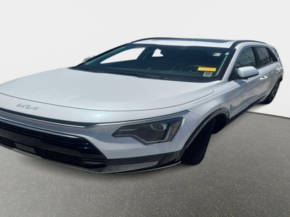 Used 2023 Kia Niro EX Touring