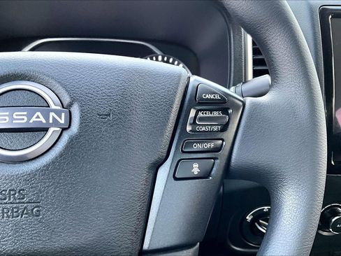 Used 2022 Nissan Frontier SV w/ Technology Package image 12