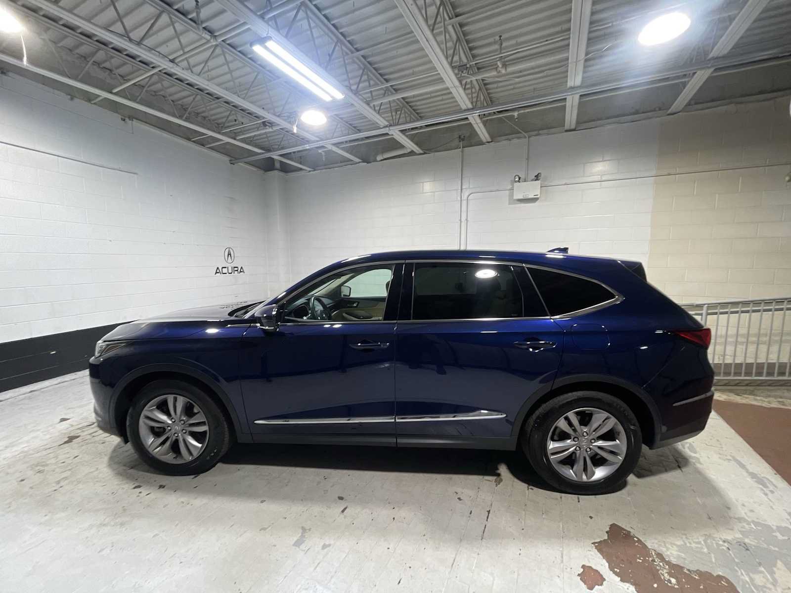 Used 2024 Acura MDX SH-AWD image 3