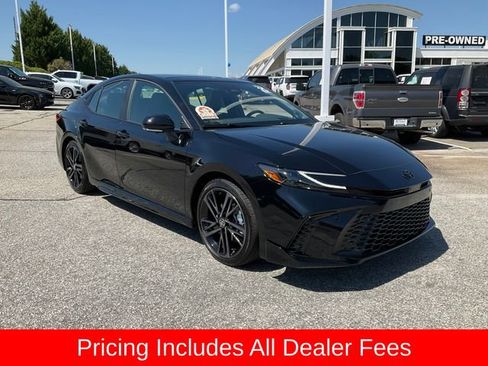 Used 2025 Toyota Camry XSE w/ Premium Plus Package FWD image 3