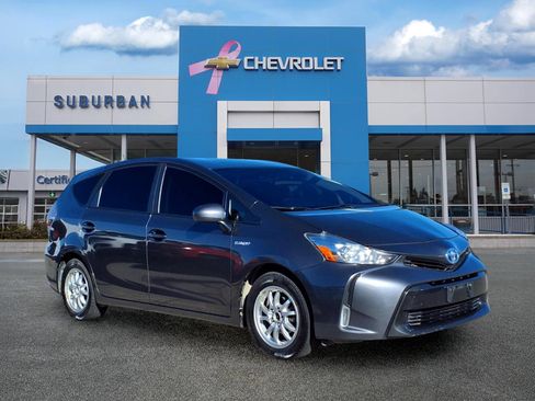 Used 2017 Toyota Prius V Three w/ Carpet Mat Package FWD image 3
