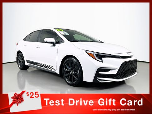 Used 2025 Toyota Corolla SE w/ Convenience Package image 1