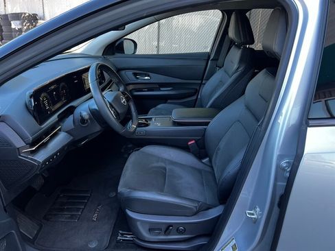 Used 2023 Nissan Ariya AWD image 15