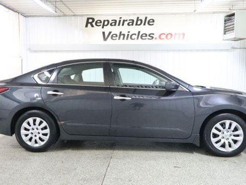 Used 2018 Nissan Altima 2.5 S w/ S Convenience Package FWD image 4