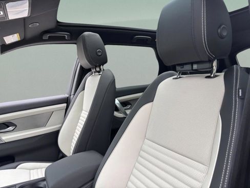 Used 2025 Land Rover Discovery Sport Dynamic SE image 34