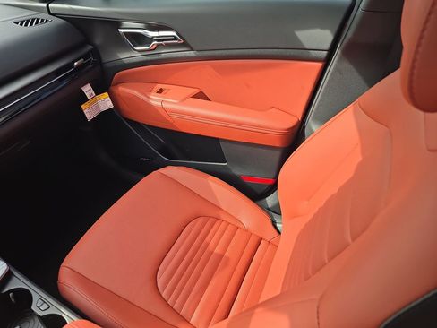 New 2026 Kia Sportage SX image 16