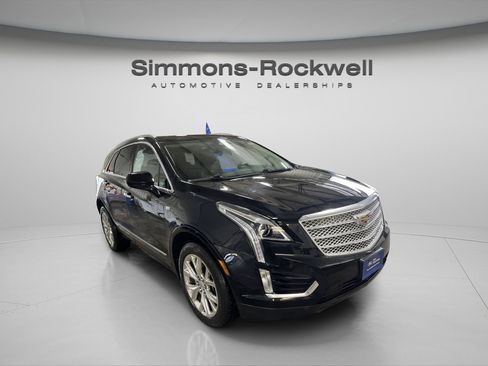 Used 2019 Cadillac XT5 Luxury w/ LPO, Radiant Package AWD/4WD image 3