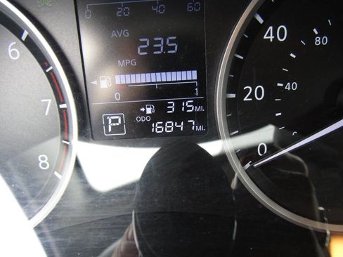 Used 2023 Nissan Versa S FWD image 16