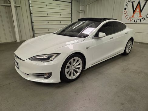 Used 2016 Tesla Model S 90D AWD/4WD image 2